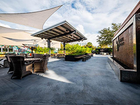 BANK STREET - PATIO BAR